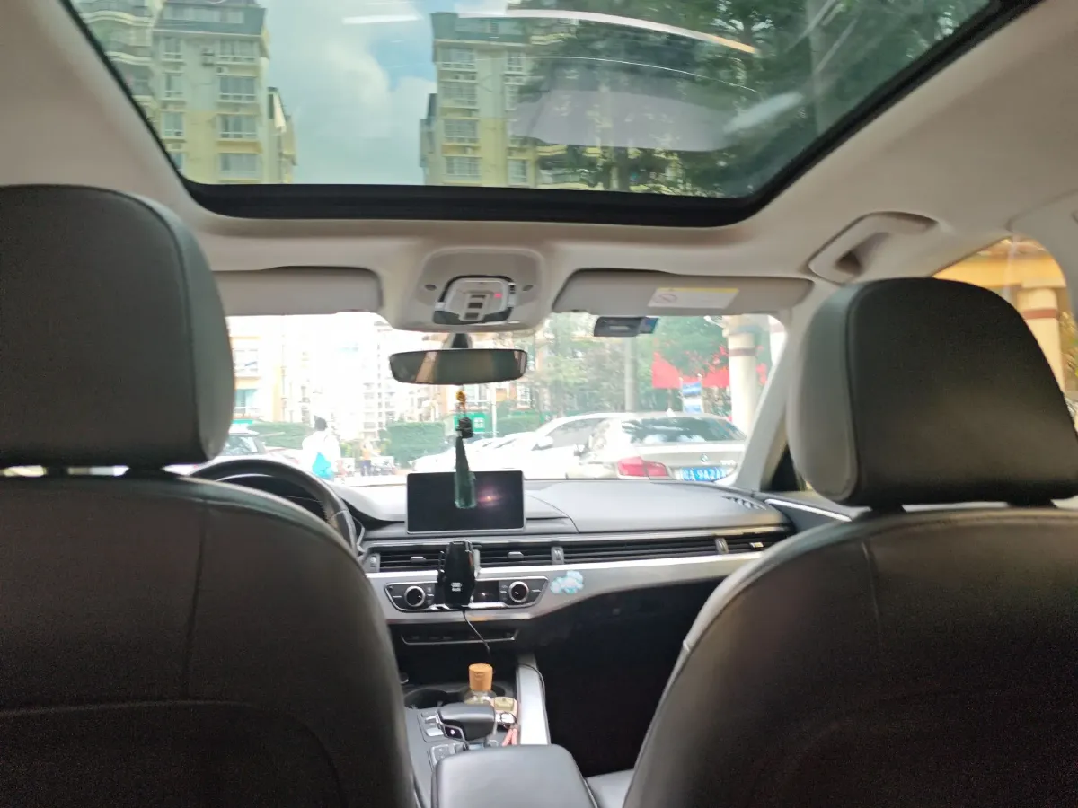 2018 Audi A4L 2.0T 190HP L4 7DCT,autocango,china used car exporter,china ev exporter,chinese used car exporter,chinese used ev exporter