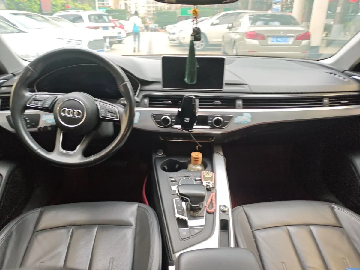 2018 Audi A4L 2.0T 190HP L4 7DCT,autocango,china used car exporter,china ev exporter,chinese used car exporter,chinese used ev exporter