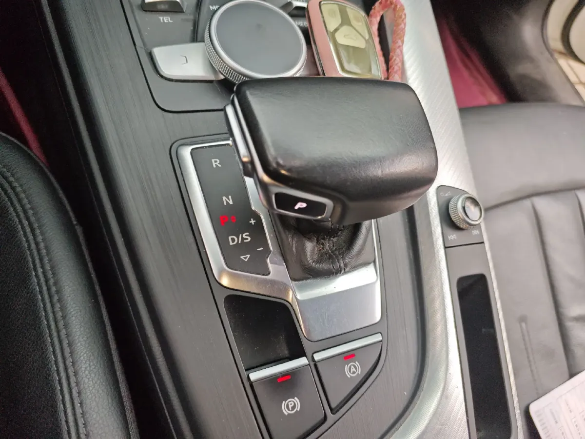 2018 Audi A4L 2.0T 190HP L4 7DCT,autocango,china used car exporter,china ev exporter,chinese used car exporter,chinese used ev exporter