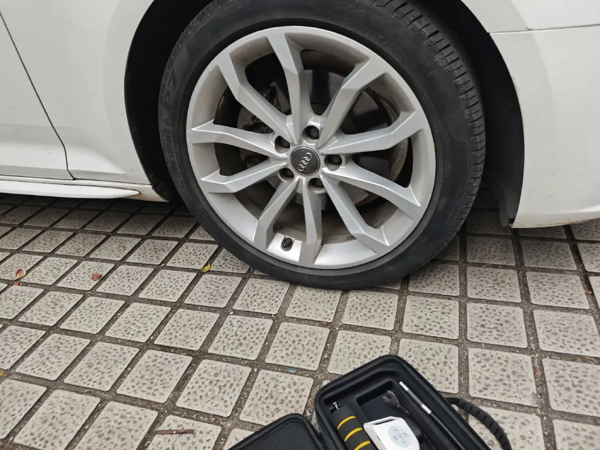 2018 Audi A4L 2.0T 190HP L4 7DCT,autocango,china used car exporter,china ev exporter,chinese used car exporter,chinese used ev exporter