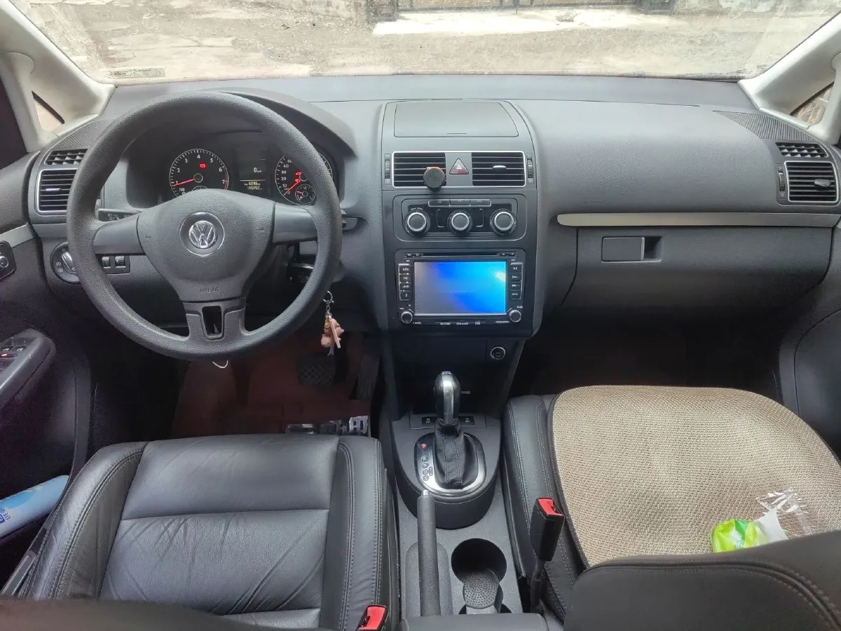 2015 Volkswagen Touran 1.4T 131HP L4 7DCT,autocango,china used car exporter,china ev exporter,chinese used car exporter,chinese used ev exporter