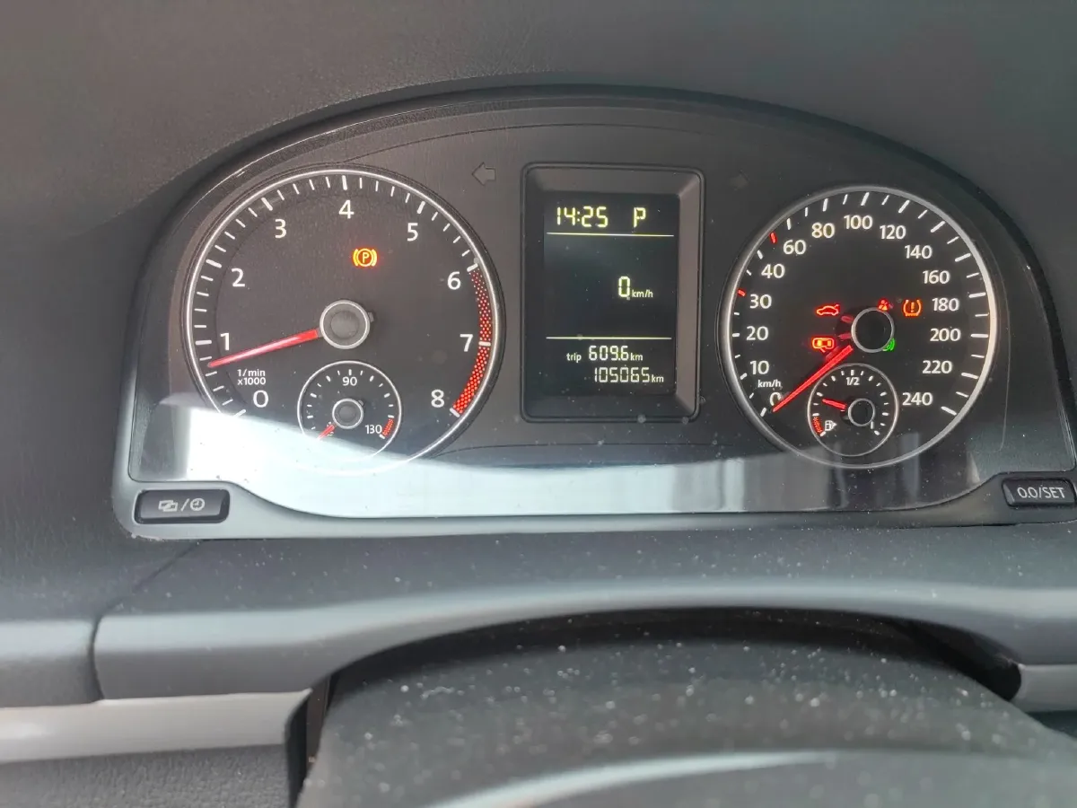 2015 Volkswagen Touran 1.4T 131HP L4 7DCT,autocango,china used car exporter,china ev exporter,chinese used car exporter,chinese used ev exporter