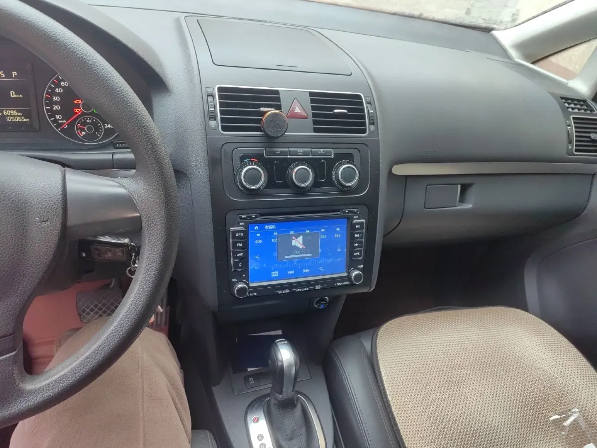 2015 Volkswagen Touran 1.4T 131HP L4 7DCT,autocango,china used car exporter,china ev exporter,chinese used car exporter,chinese used ev exporter