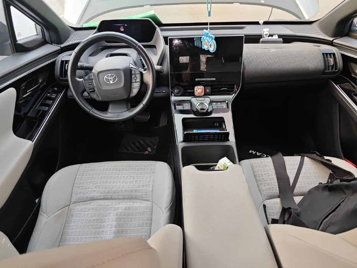 2022 Toyota bZ4X BEV 66.7KWH,autocango,china used car exporter,china ev exporter,chinese used car exporter,chinese used ev exporter