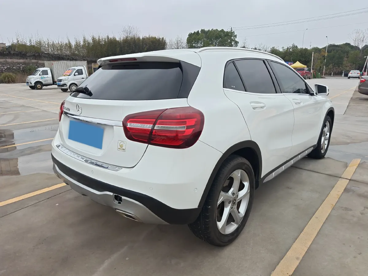 2017 Mercedes-Benz GLA Class 1.6T 156HP L4 7DCT,autocango,china used car exporter,china ev exporter,chinese used car exporter,chinese used ev exporter