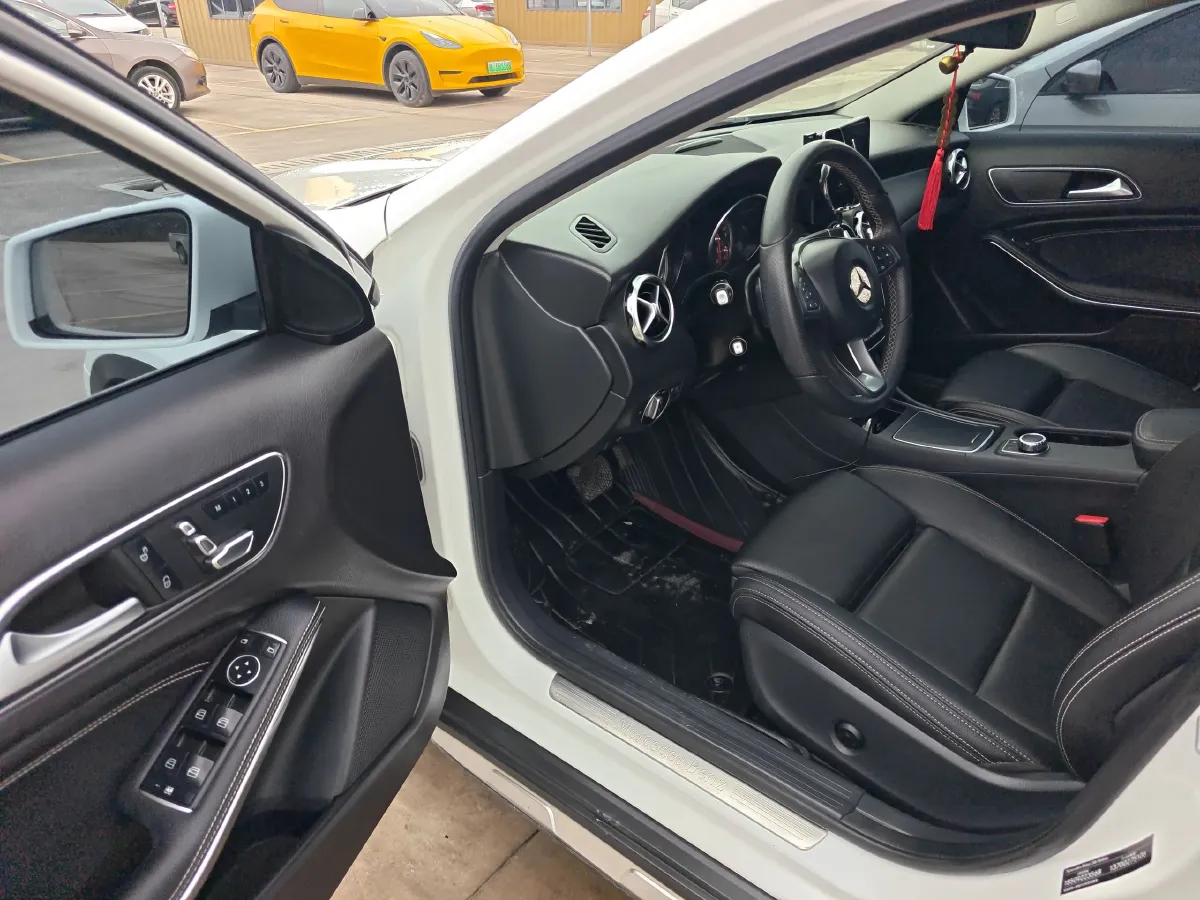 2017 Mercedes-Benz GLA Class 1.6T 156HP L4 7DCT,autocango,china used car exporter,china ev exporter,chinese used car exporter,chinese used ev exporter