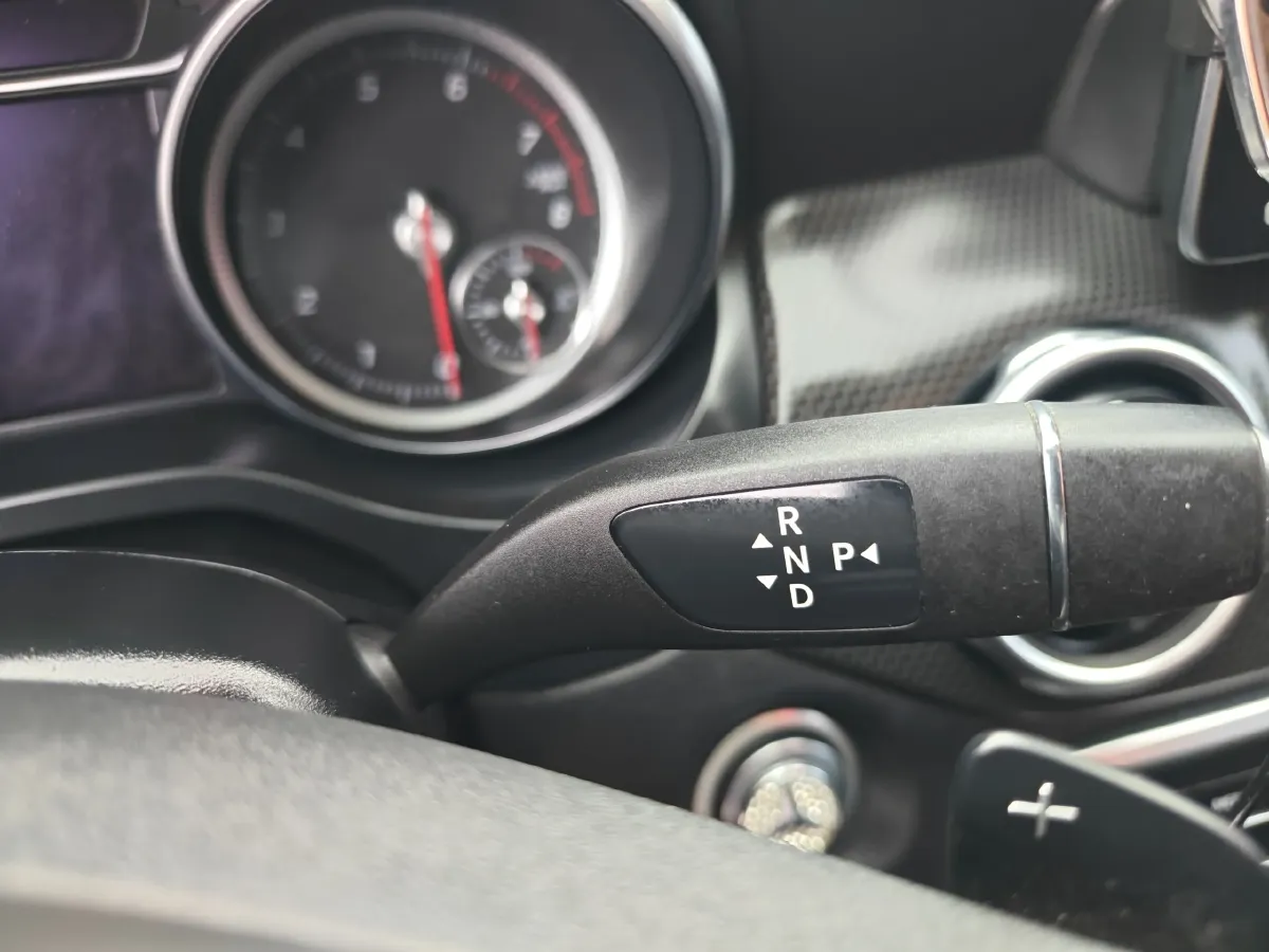 2017 Mercedes-Benz GLA Class 1.6T 156HP L4 7DCT,autocango,china used car exporter,china ev exporter,chinese used car exporter,chinese used ev exporter