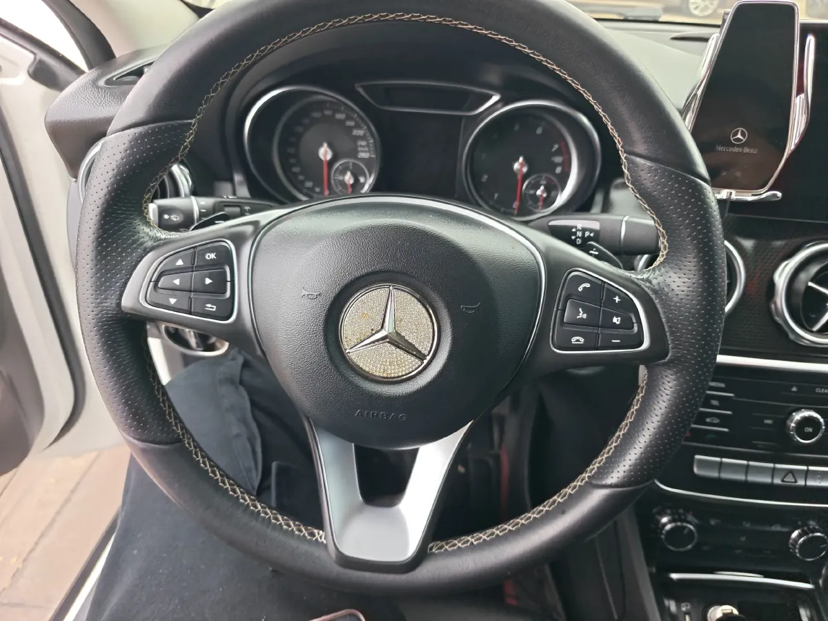 2017 Mercedes-Benz GLA Class 1.6T 156HP L4 7DCT,autocango,china used car exporter,china ev exporter,chinese used car exporter,chinese used ev exporter