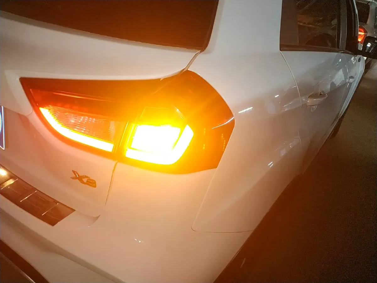 2017 Geely Vision X3 1.5L 102HP L4 5MT,autocango,china used car exporter,china ev exporter,chinese used car exporter,chinese used ev exporter