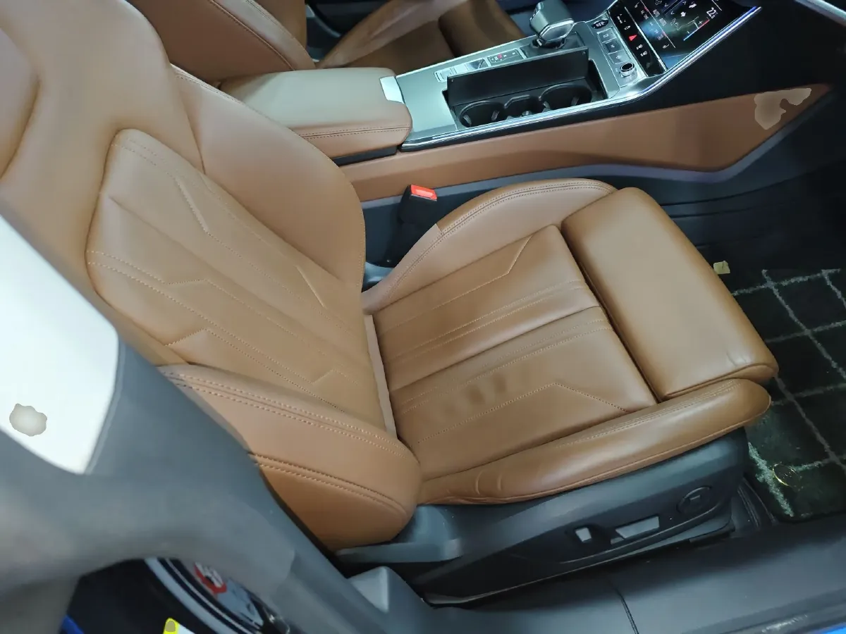 2023 Audi A7 2.0T 265HP L4 7DCT,autocango,china used car exporter,china ev exporter,chinese used car exporter,chinese used ev exporter