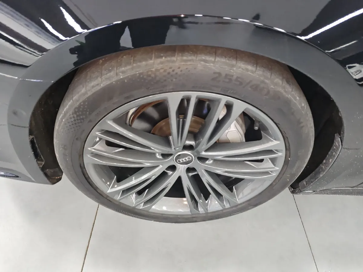 2023 Audi A7 2.0T 265HP L4 7DCT,autocango,china used car exporter,china ev exporter,chinese used car exporter,chinese used ev exporter