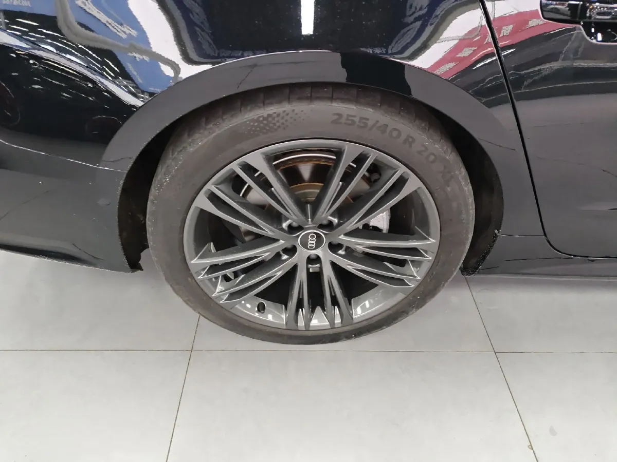 2023 Audi A7 2.0T 265HP L4 7DCT,autocango,china used car exporter,china ev exporter,chinese used car exporter,chinese used ev exporter