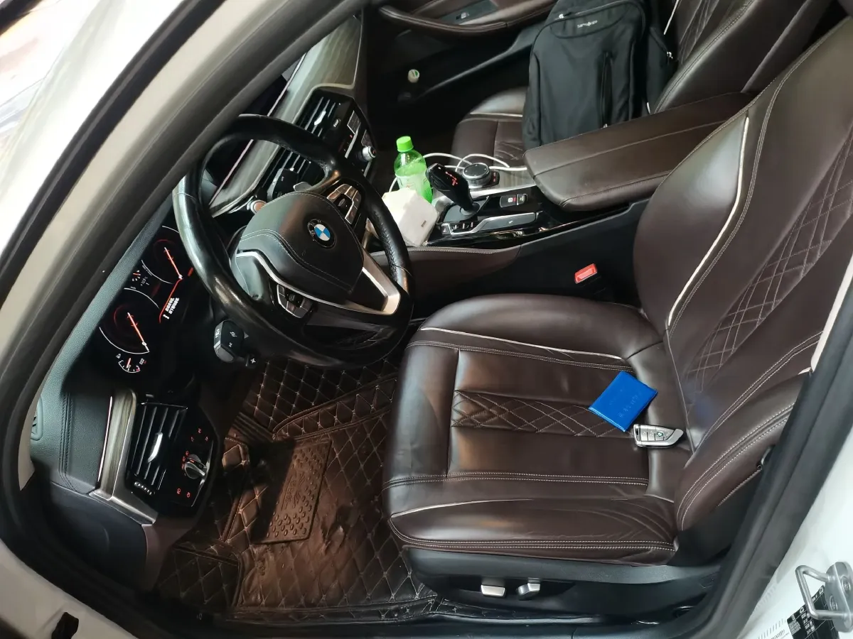 2019 BMW 5 Series 2.0T 252HP L4 8AT,autocango,china used car exporter,china ev exporter,chinese used car exporter,chinese used ev exporter