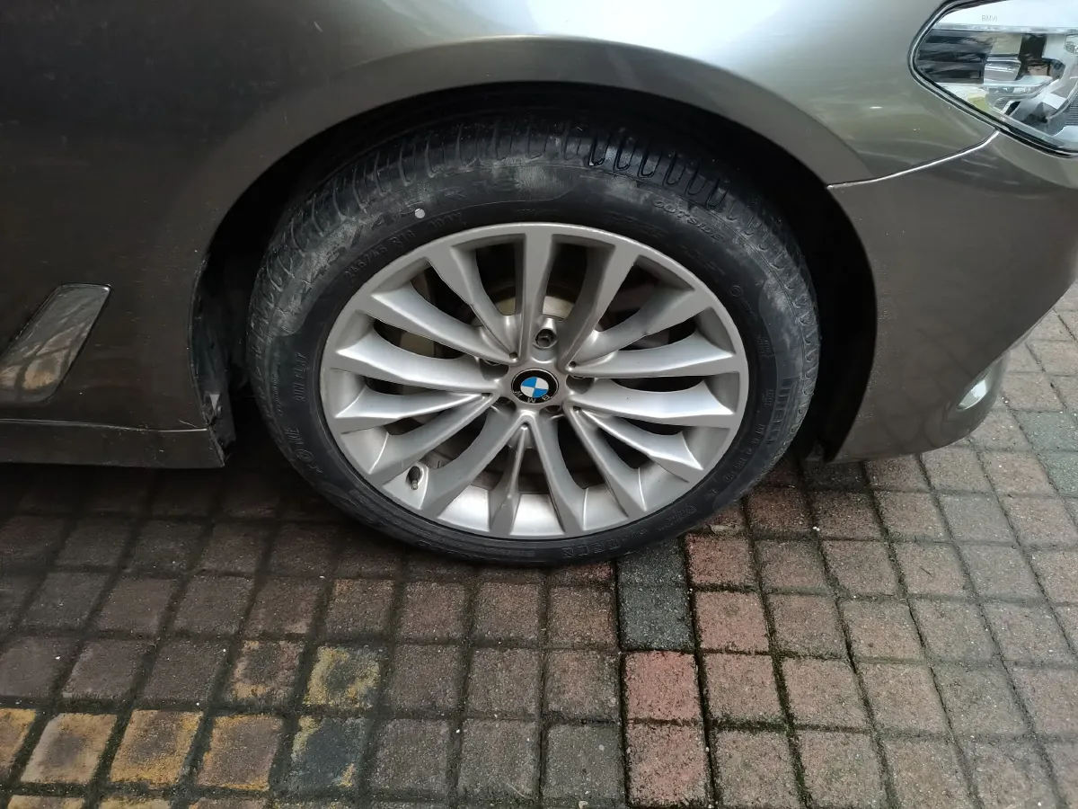 2019 BMW 5 Series 2.0T 252HP L4 8AT,autocango,china used car exporter,china ev exporter,chinese used car exporter,chinese used ev exporter