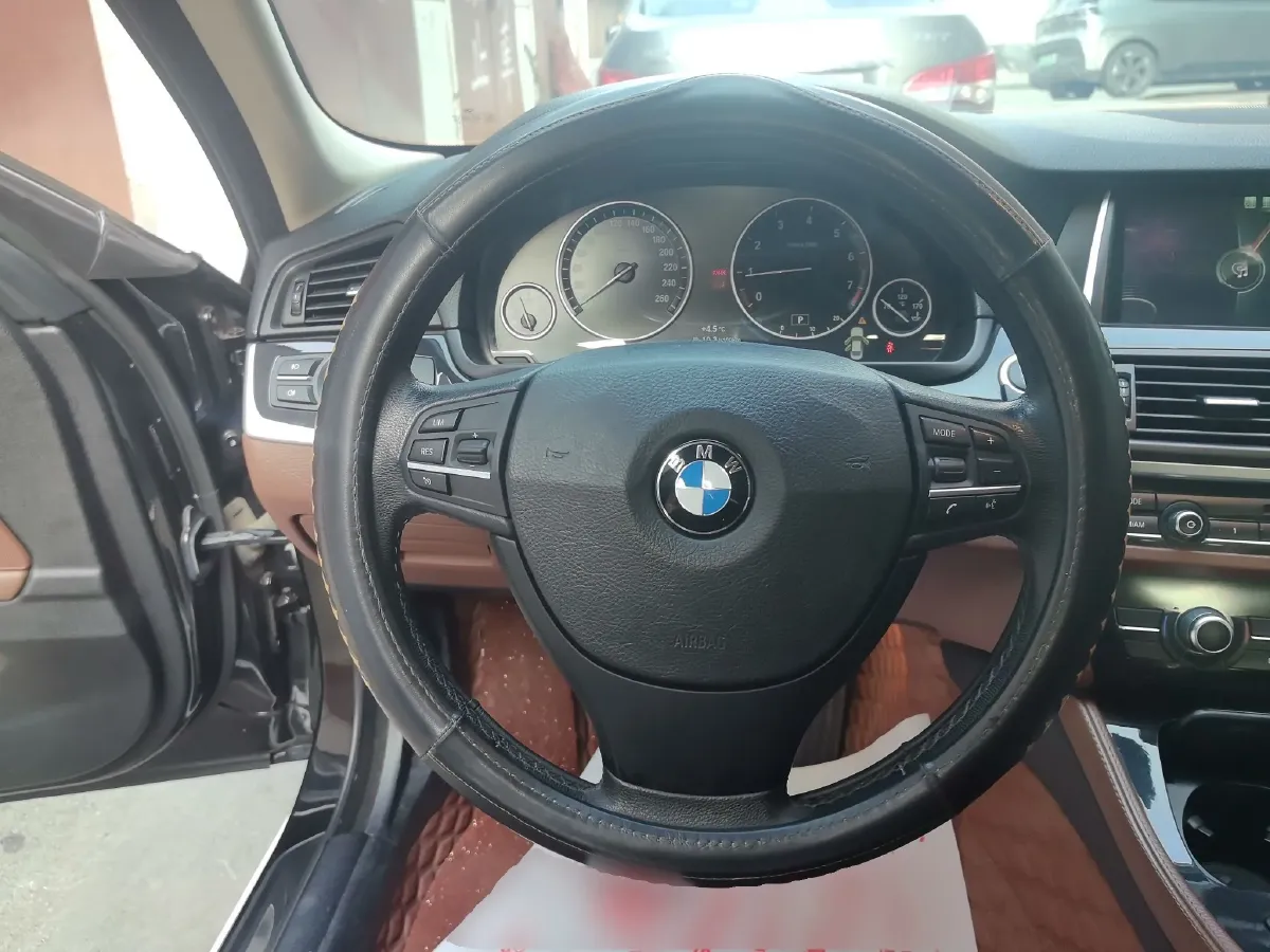 2014 BMW 5 Series 2.0T 184HP L4 8AT,autocango,china used car exporter,china ev exporter,chinese used car exporter,chinese used ev exporter