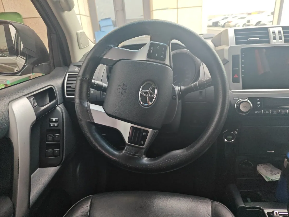 2016 Toyota Land Cruiser Prado 2.7L 163HP L4 6AT,autocango,china used car exporter,china ev exporter,chinese used car exporter,chinese used ev exporter