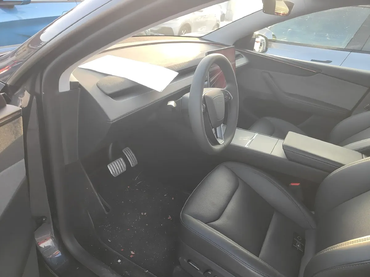 2025 Tesla Model Y BEV 62.5KWH,autocango,china used car exporter,china ev exporter,chinese used car exporter,chinese used ev exporter