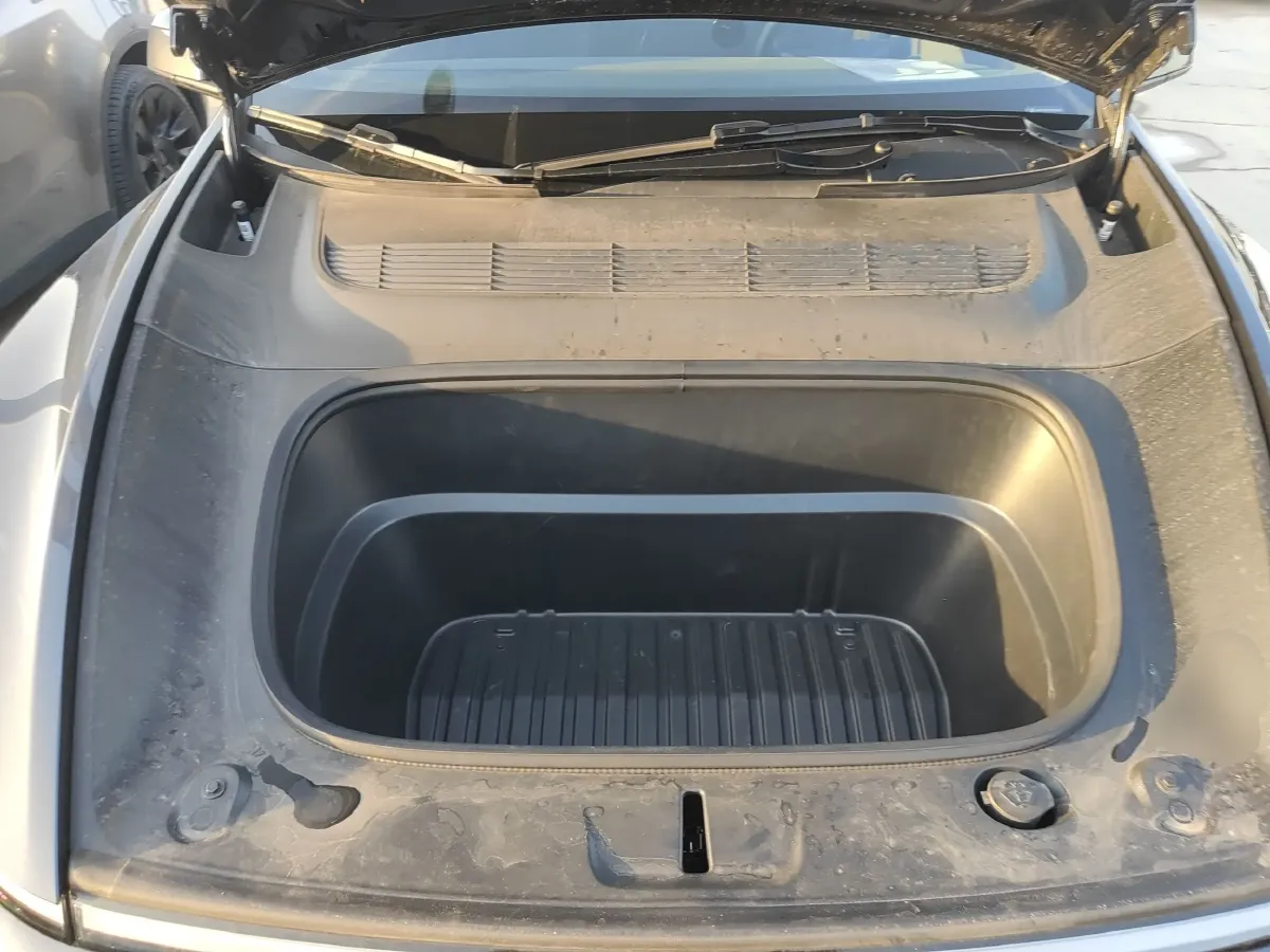 2025 Tesla Model Y BEV 62.5KWH,autocango,china used car exporter,china ev exporter,chinese used car exporter,chinese used ev exporter