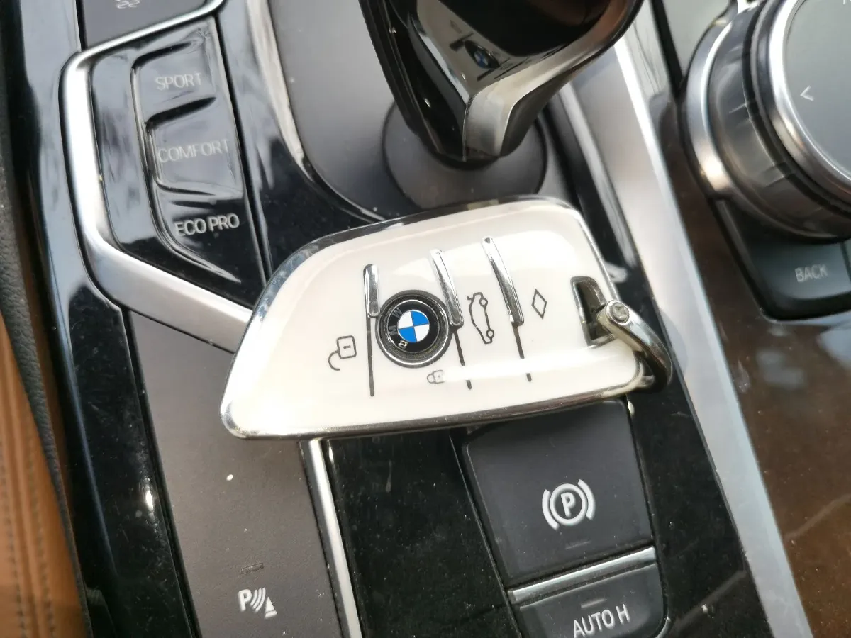 2018 BMW 5 Series 2.0T 224HP L4 8AT,autocango,china used car exporter,china ev exporter,chinese used car exporter,chinese used ev exporter