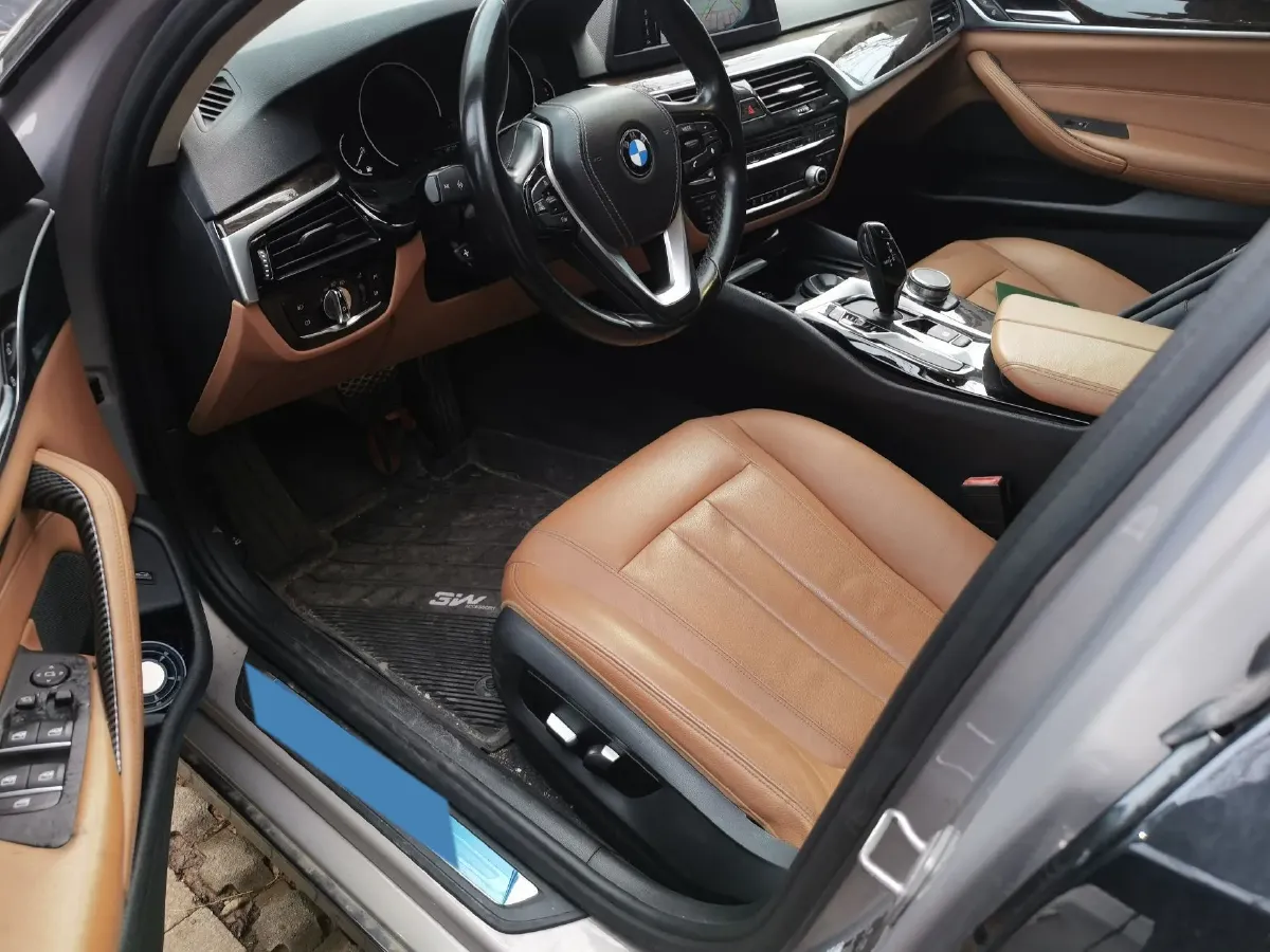 2018 BMW 5 Series 2.0T 224HP L4 8AT,autocango,china used car exporter,china ev exporter,chinese used car exporter,chinese used ev exporter