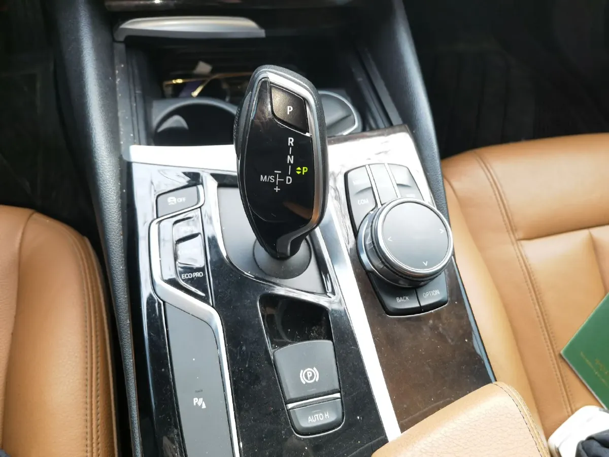 2018 BMW 5 Series 2.0T 224HP L4 8AT,autocango,china used car exporter,china ev exporter,chinese used car exporter,chinese used ev exporter