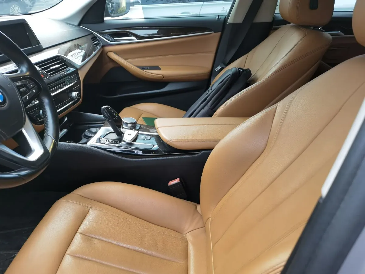 2018 BMW 5 Series 2.0T 224HP L4 8AT,autocango,china used car exporter,china ev exporter,chinese used car exporter,chinese used ev exporter