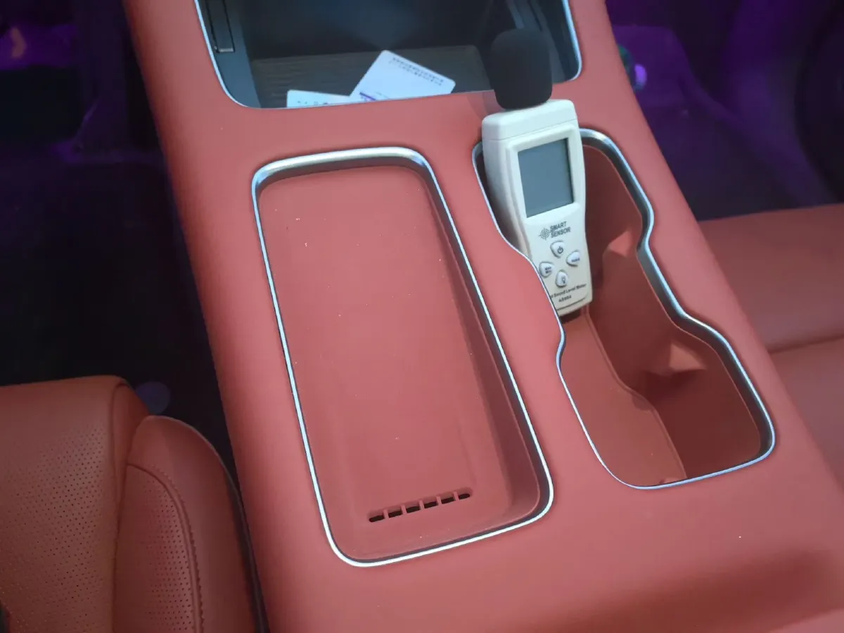 2026 HongQi HS6 PHEV 1.5T 150HP L4 1DHT PHEV,autocango,china used car exporter,china ev exporter,chinese used car exporter,chinese used ev exporter