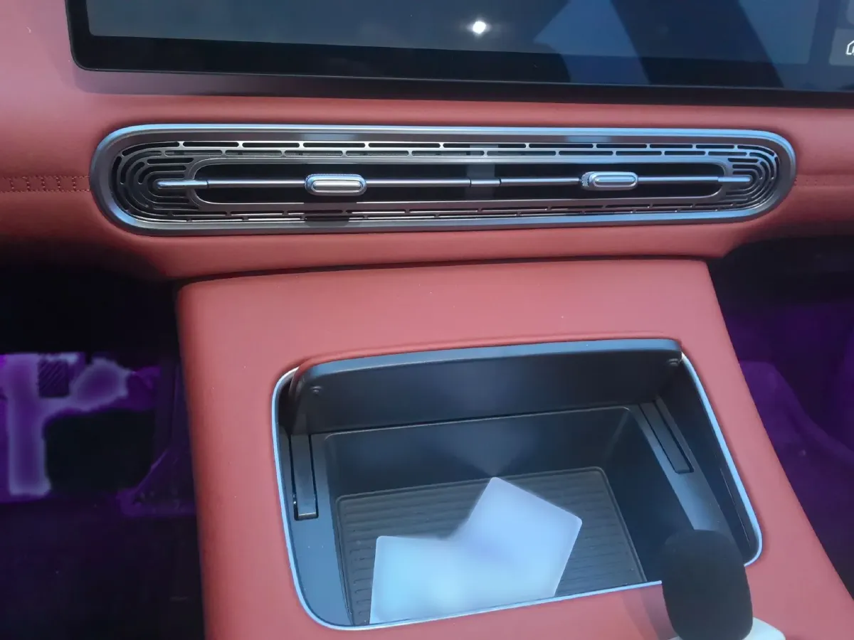 2026 HongQi HS6 PHEV 1.5T 150HP L4 1DHT PHEV,autocango,china used car exporter,china ev exporter,chinese used car exporter,chinese used ev exporter