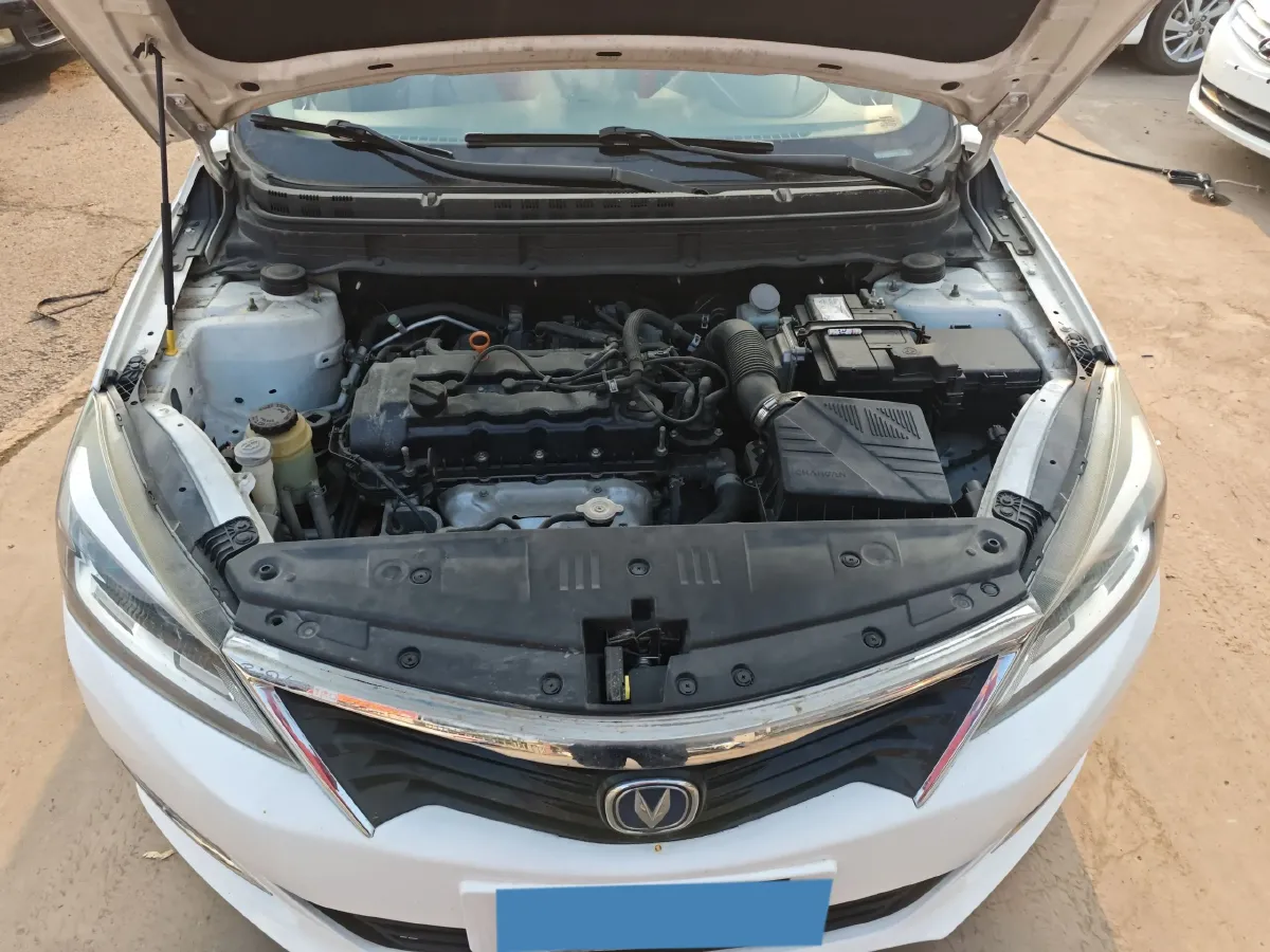 2015 ChangAn Alsvin V7 1.6L 124HP L4 5MT,autocango,china used car exporter,china ev exporter,chinese used car exporter,chinese used ev exporter