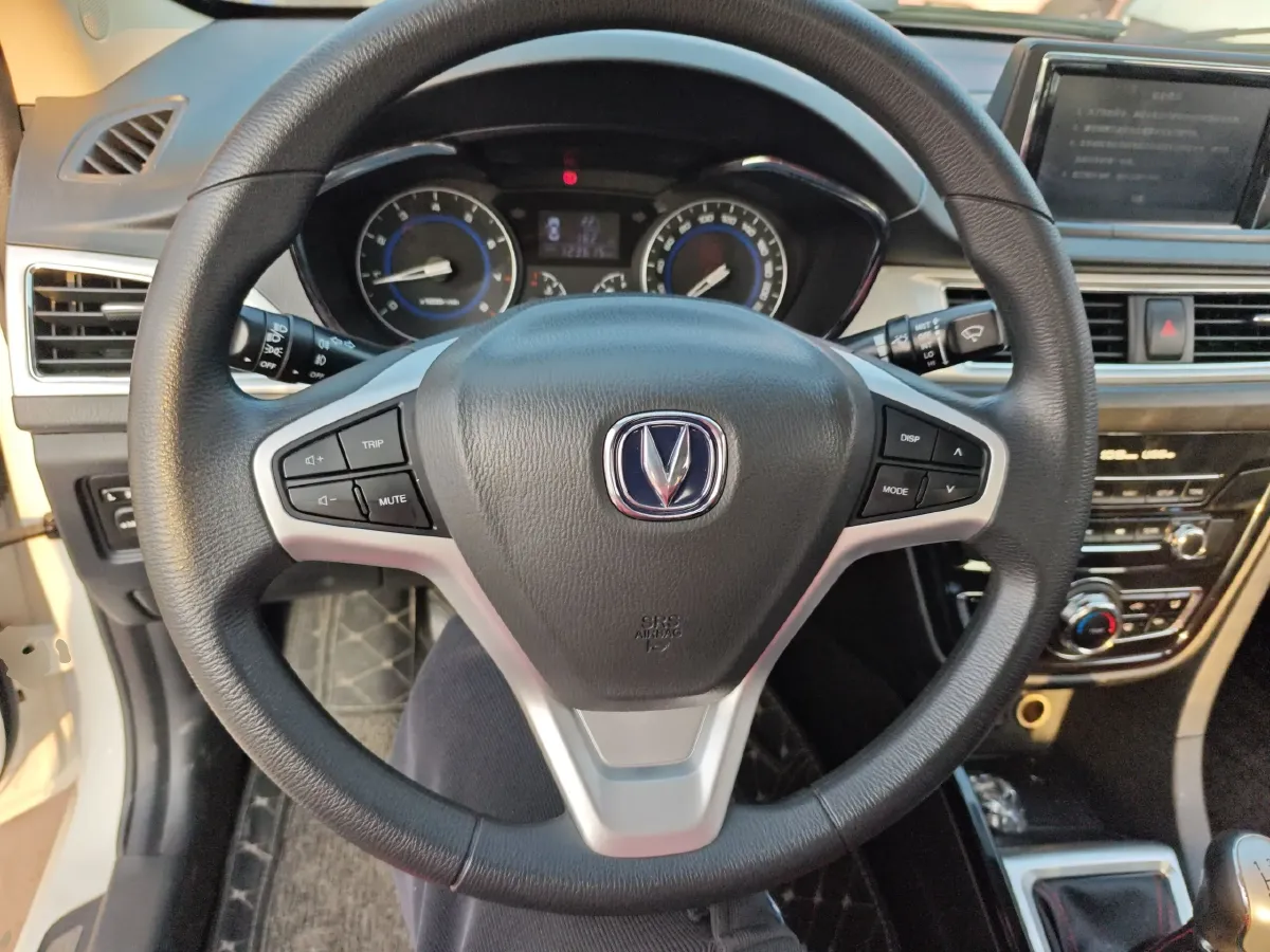 2015 ChangAn Alsvin V7 1.6L 124HP L4 5MT,autocango,china used car exporter,china ev exporter,chinese used car exporter,chinese used ev exporter