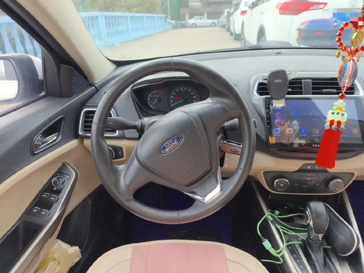 2015 Ford Escort 1.5L 113HP L4 6AT,autocango,china used car exporter,china ev exporter,chinese used car exporter,chinese used ev exporter