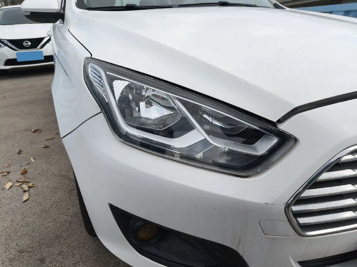 2015 Ford Escort 1.5L 113HP L4 6AT,autocango,china used car exporter,china ev exporter,chinese used car exporter,chinese used ev exporter