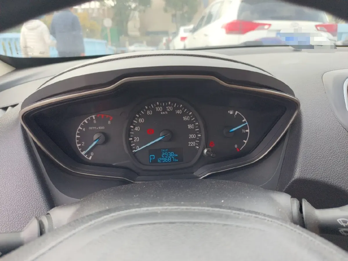 2015 Ford Escort 1.5L 113HP L4 6AT,autocango,china used car exporter,china ev exporter,chinese used car exporter,chinese used ev exporter