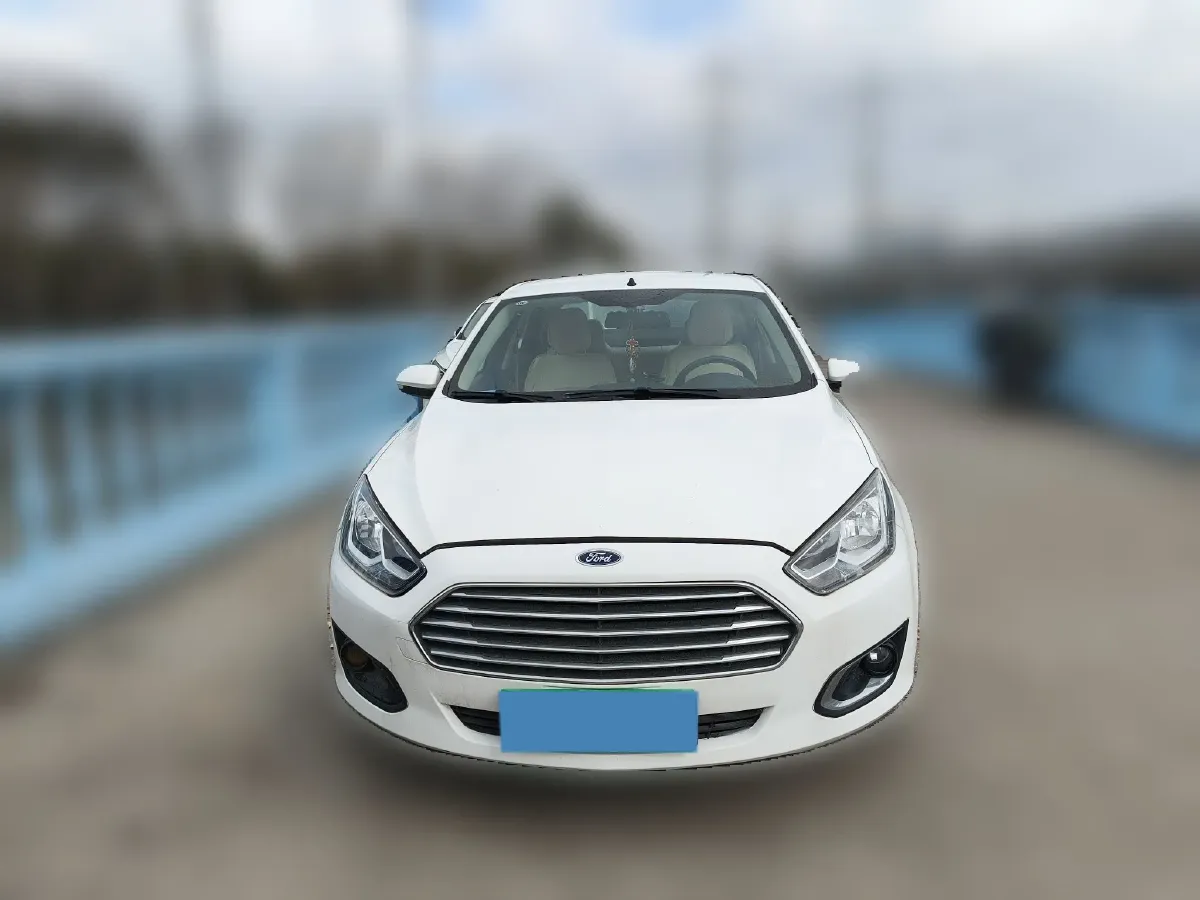 2015 Ford Escort 1.5L 113HP L4 6AT,autocango,china used car exporter,china ev exporter,chinese used car exporter,chinese used ev exporter