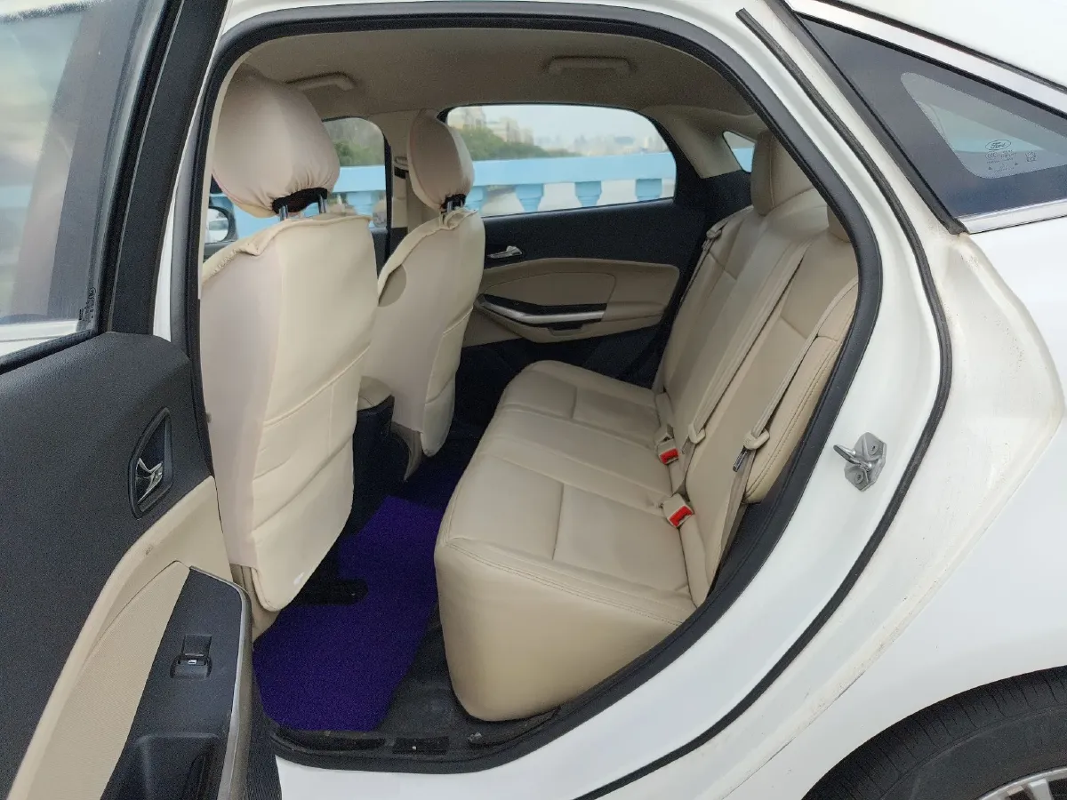 2015 Ford Escort 1.5L 113HP L4 6AT,autocango,china used car exporter,china ev exporter,chinese used car exporter,chinese used ev exporter