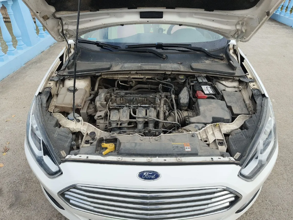 2015 Ford Escort 1.5L 113HP L4 6AT,autocango,china used car exporter,china ev exporter,chinese used car exporter,chinese used ev exporter