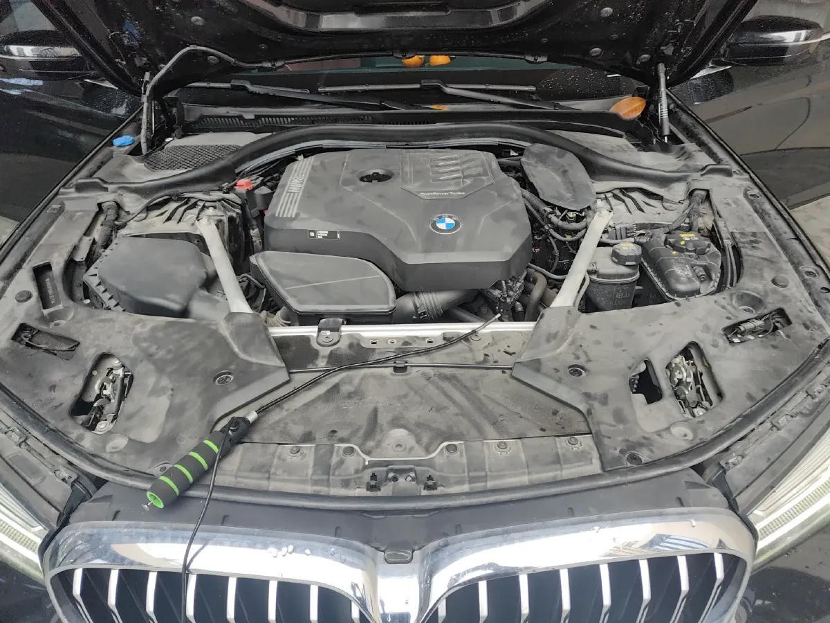 2022 BMW 5 Series 2.0T 252HP L4 8AT,autocango,china used car exporter,china ev exporter,chinese used car exporter,chinese used ev exporter