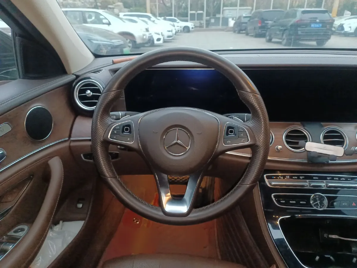 2016 Mercedes-Benz E Class 2.0T 184HP L4 9AT,autocango,china used car exporter,china ev exporter,chinese used car exporter,chinese used ev exporter