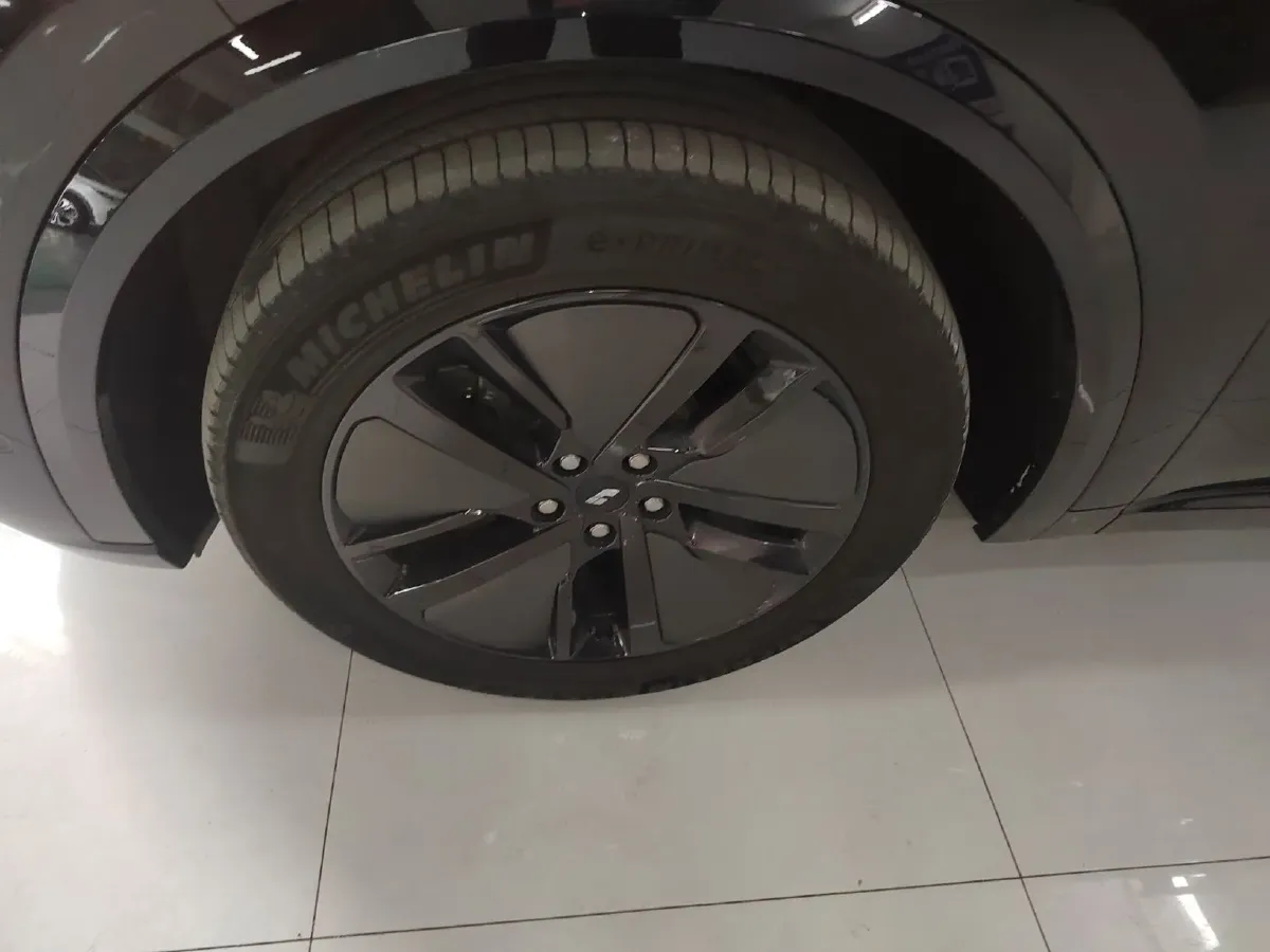 2024 Li L8 Range Extended 154HP REEV 42.8KWH,autocango,china used car exporter,china ev exporter,chinese used car exporter,chinese used ev exporter