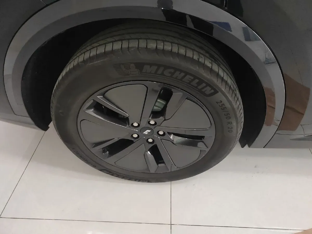 2024 Li L8 Range Extended 154HP REEV 42.8KWH,autocango,china used car exporter,china ev exporter,chinese used car exporter,chinese used ev exporter