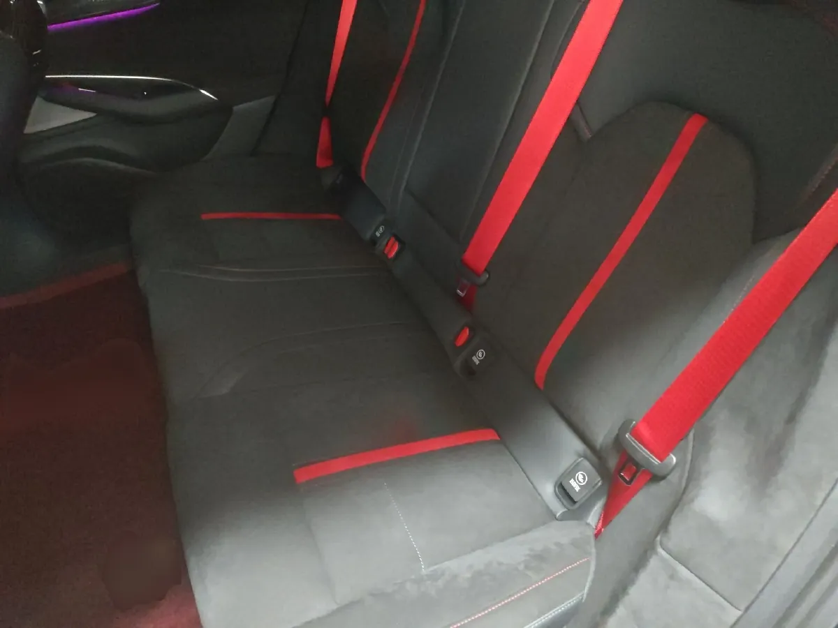 2025 MI SU7 Ultra BEV 93.7KWH,autocango,china used car exporter,china ev exporter,chinese used car exporter,chinese used ev exporter