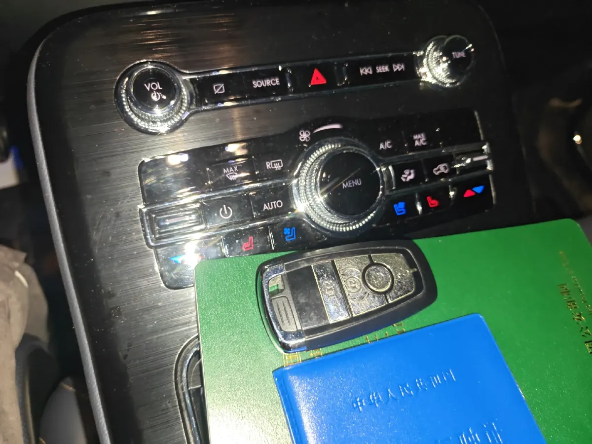 2021 BMW X4 2.0T 184HP L4 8AT,autocango,china used car exporter,china ev exporter,chinese used car exporter,chinese used ev exporter