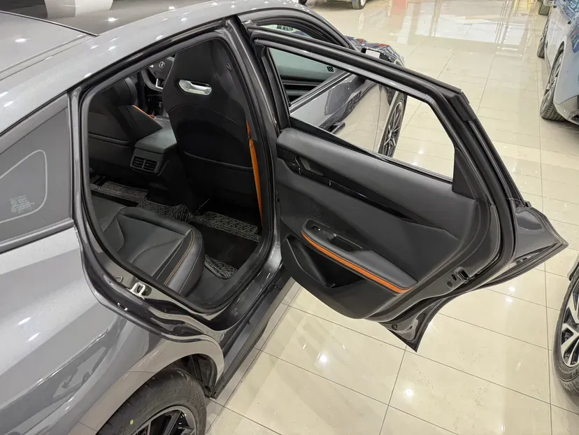 2024 ChangAn UNI-V 1.5T 188HP L4 7DCT,autocango,china used car exporter,china ev exporter,chinese used car exporter,chinese used ev exporter