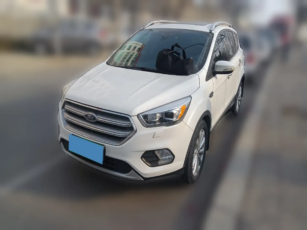 2017 Ford Kuga 2.0T 245HP L4 6AT,autocango,china used car exporter,china ev exporter,chinese used car exporter,chinese used ev exporter