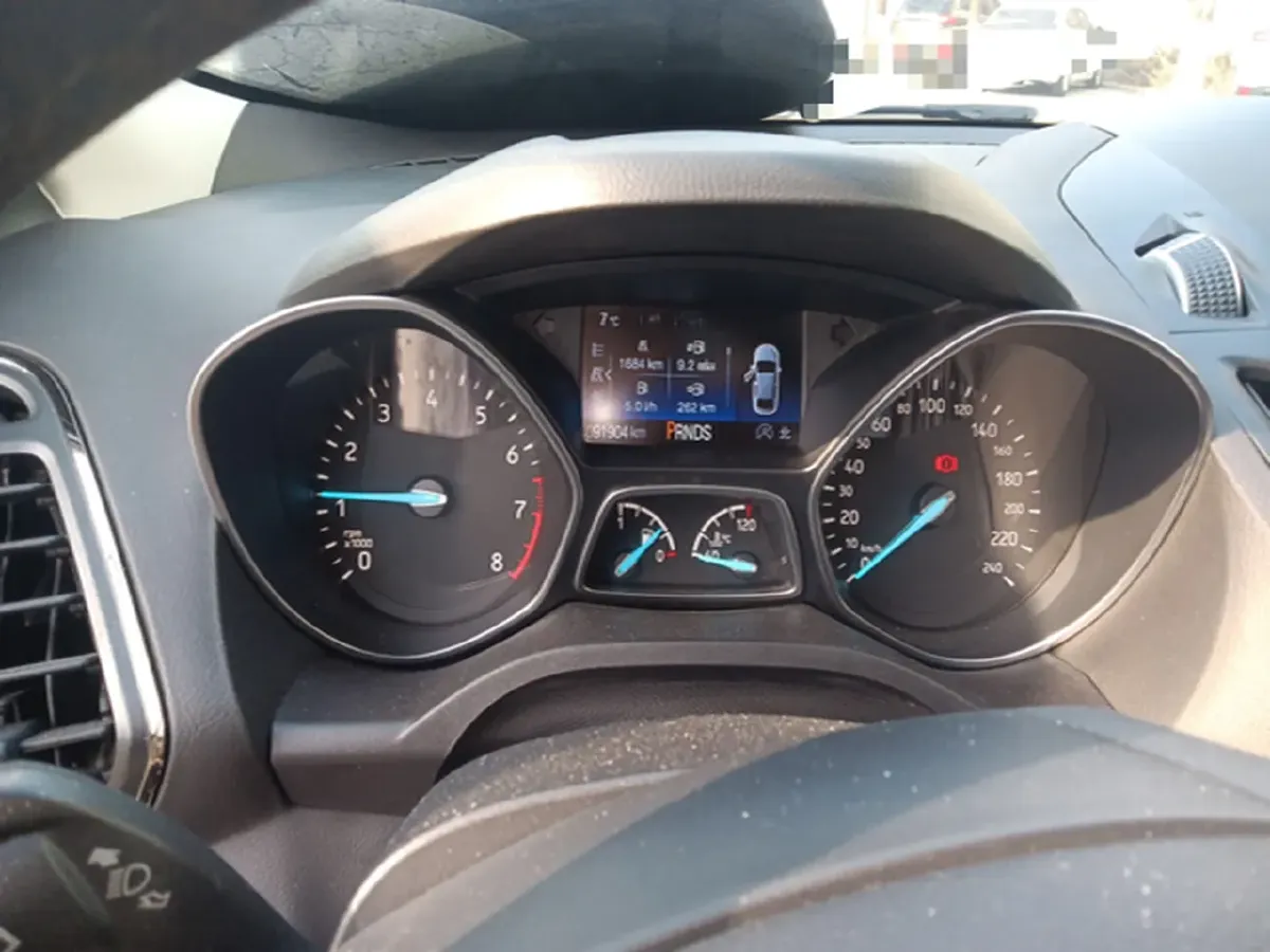 2017 Ford Kuga 2.0T 245HP L4 6AT,autocango,china used car exporter,china ev exporter,chinese used car exporter,chinese used ev exporter