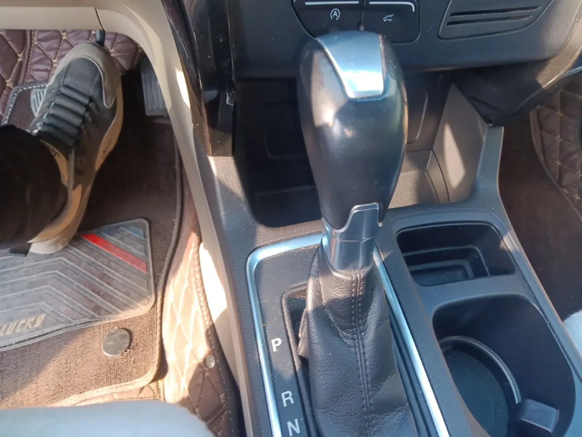 2017 Ford Kuga 2.0T 245HP L4 6AT,autocango,china used car exporter,china ev exporter,chinese used car exporter,chinese used ev exporter