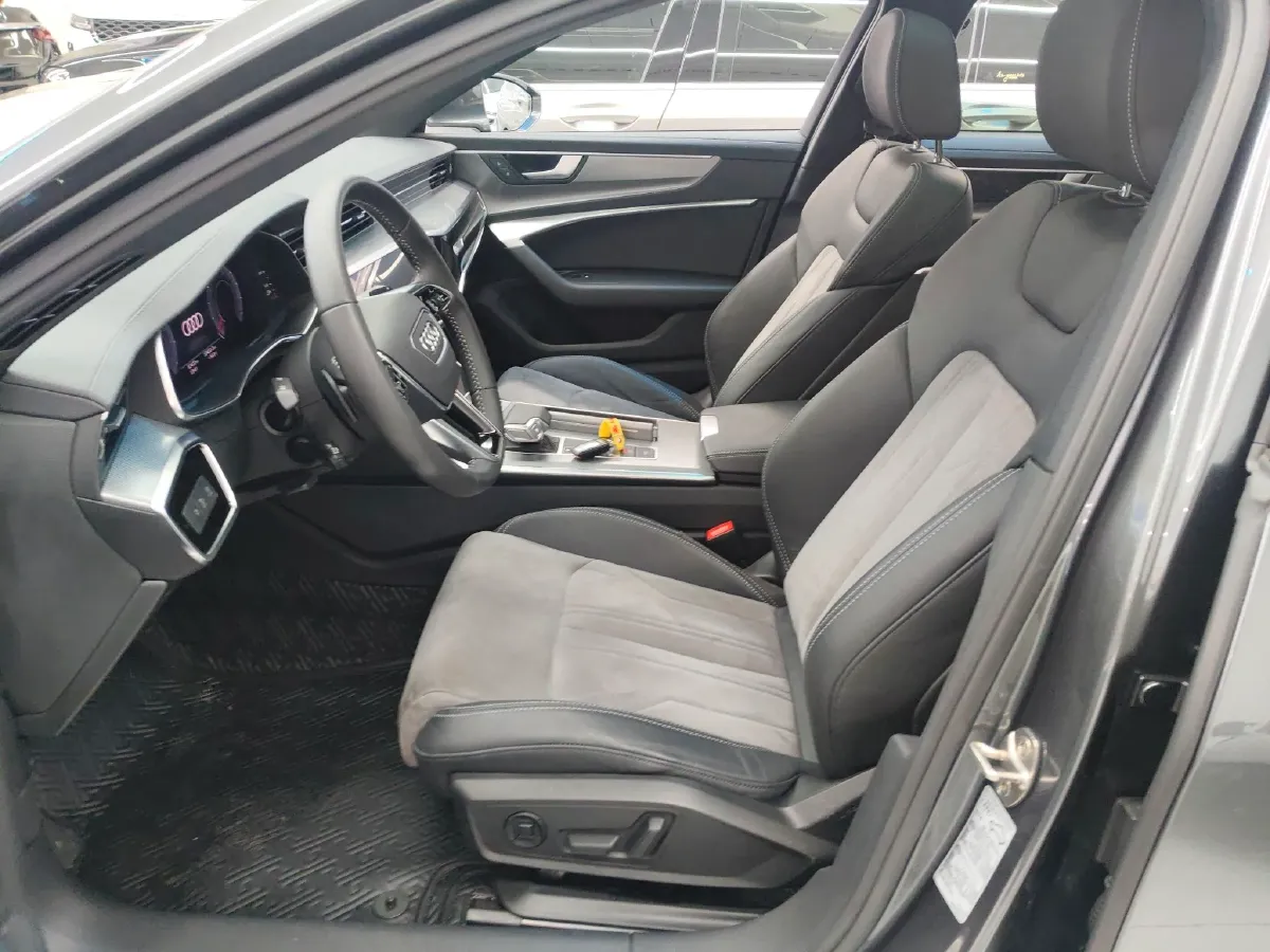 2020 Audi A6L 2.0T 224HP L4 7DCT,autocango,china used car exporter,china ev exporter,chinese used car exporter,chinese used ev exporter