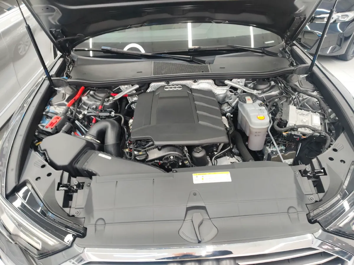 2020 Audi A6L 2.0T 224HP L4 7DCT,autocango,china used car exporter,china ev exporter,chinese used car exporter,chinese used ev exporter