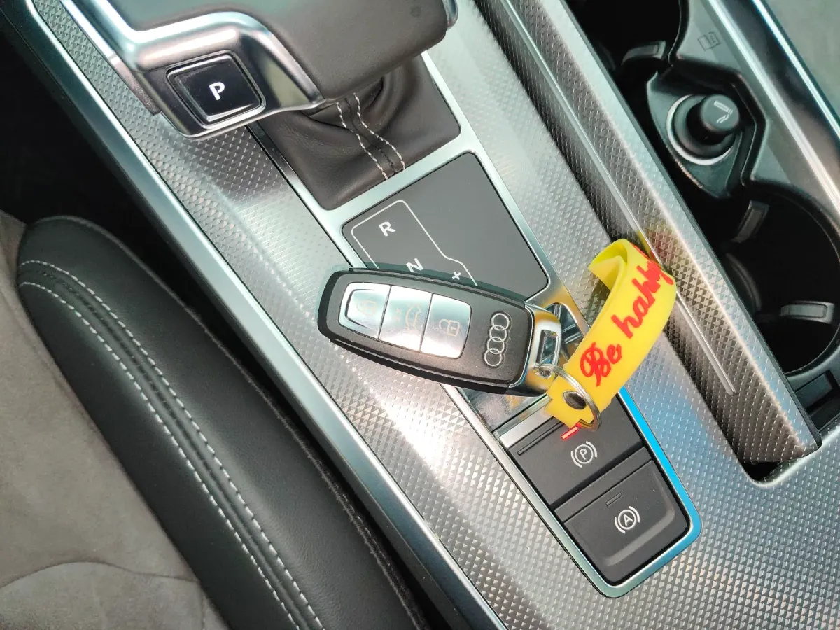 2020 Audi A6L 2.0T 224HP L4 7DCT,autocango,china used car exporter,china ev exporter,chinese used car exporter,chinese used ev exporter