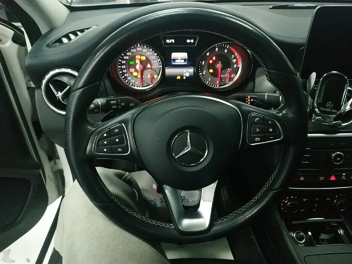 2016 Mercedes-Benz GLA Class 2.0T 184HP L4 7DCT,autocango,china used car exporter,china ev exporter,chinese used car exporter,chinese used ev exporter